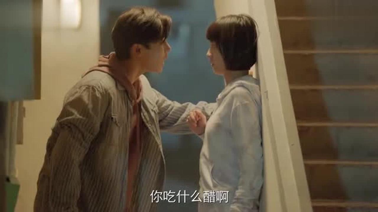 花群中的女孩